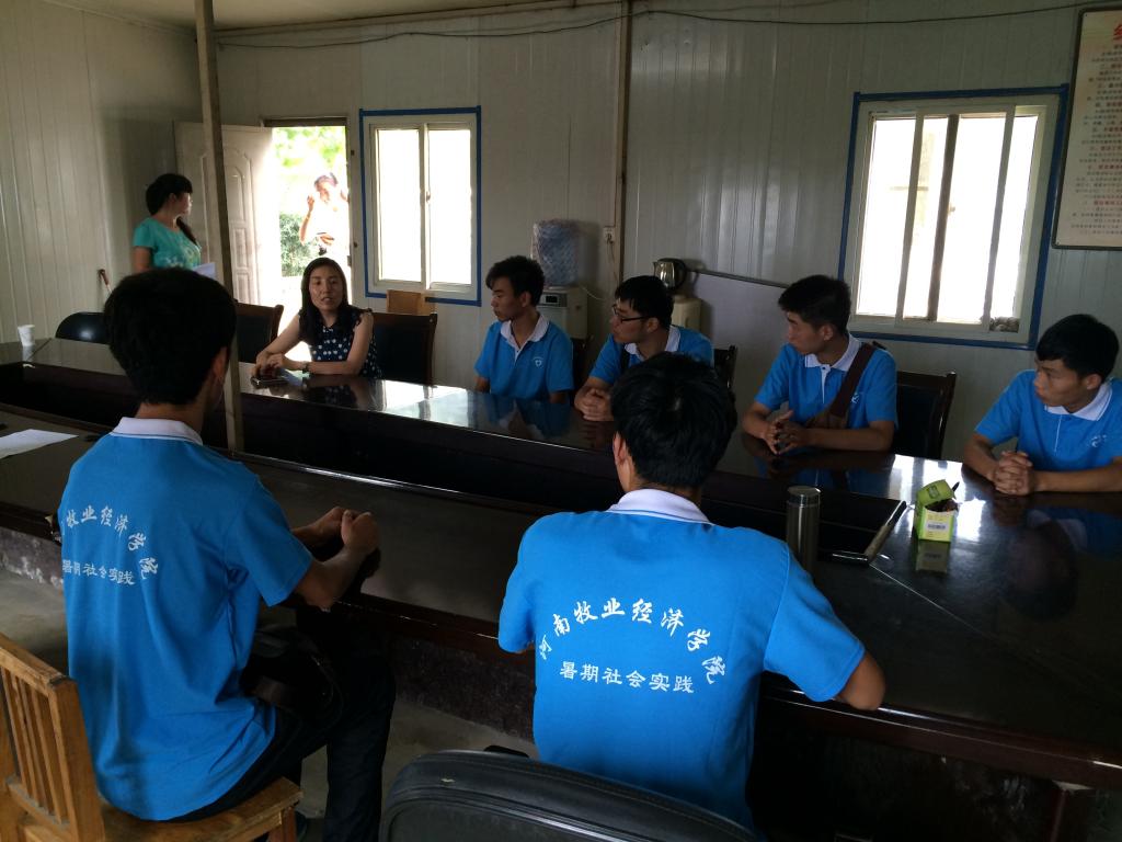 共青团二七区委牛真书记对同学们到来表示欢迎